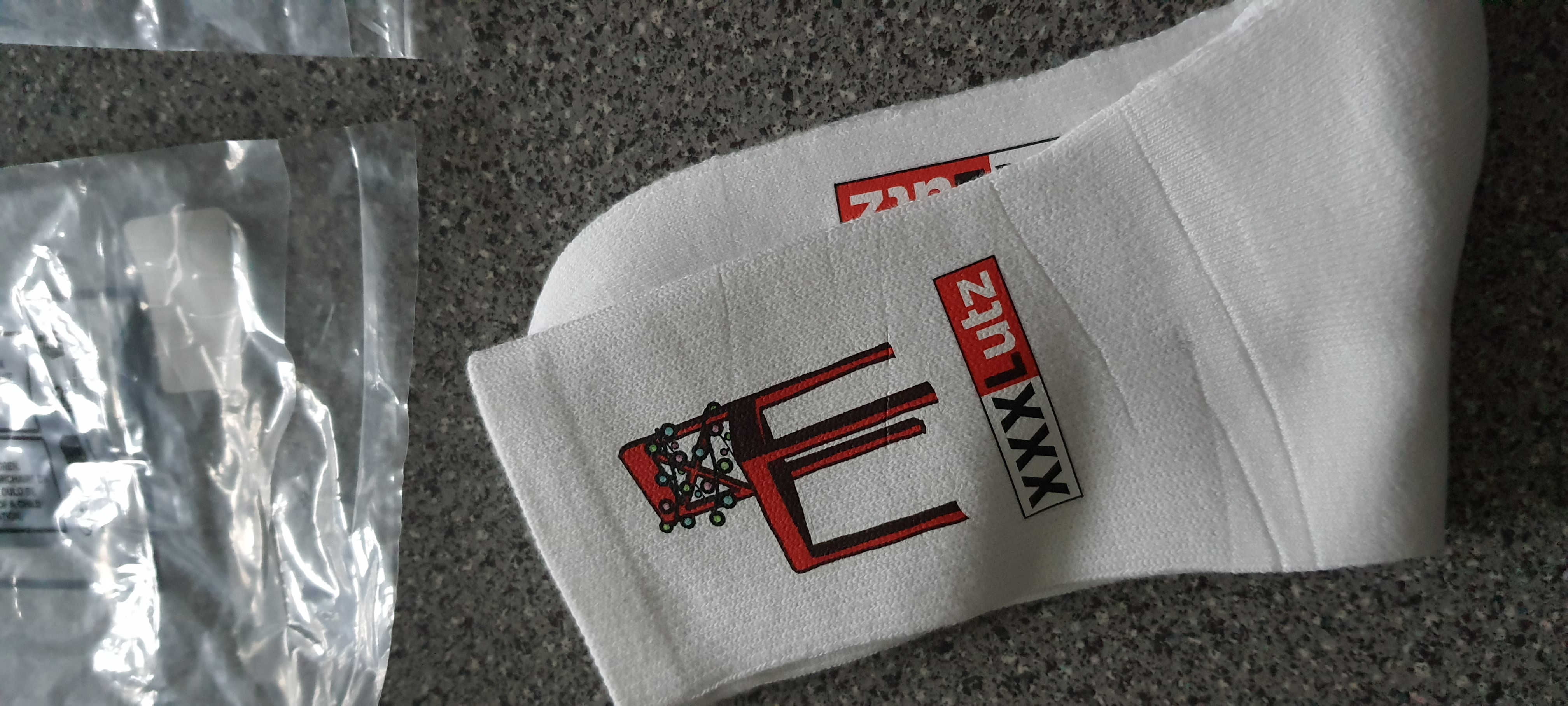 Socken-Druckerei - max. 5 x 7 cm, mehrfarbig (pro Seite) Socken-Druckerei - max. 5 x 7 cm, mehrfarbig (pro Seite)